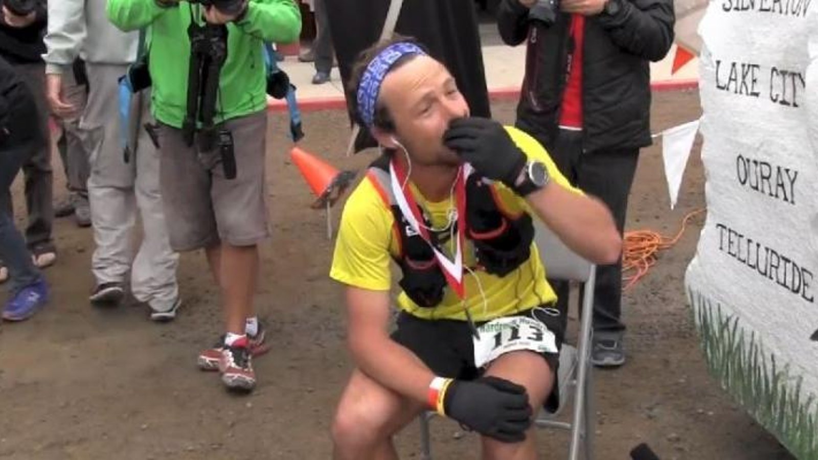 VIDÉO: Adam Campbell est frappé par la foudre et termine 3e dans un ultramarathon!