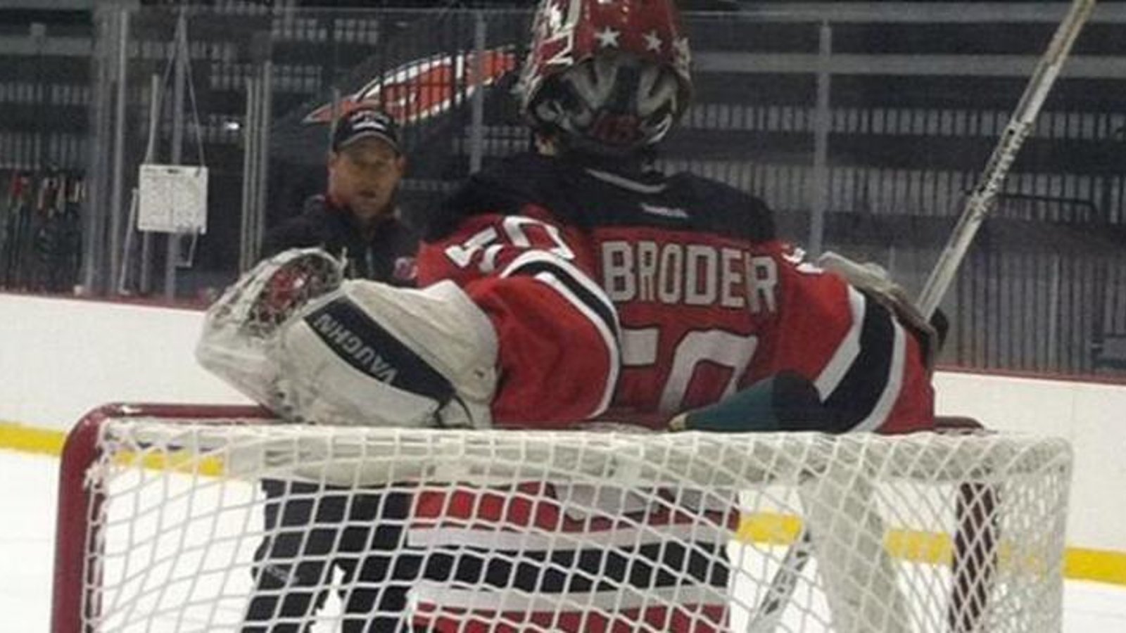 VIDÉO: Les 3 fils de Martin Brodeur au camp de développement des Devils!