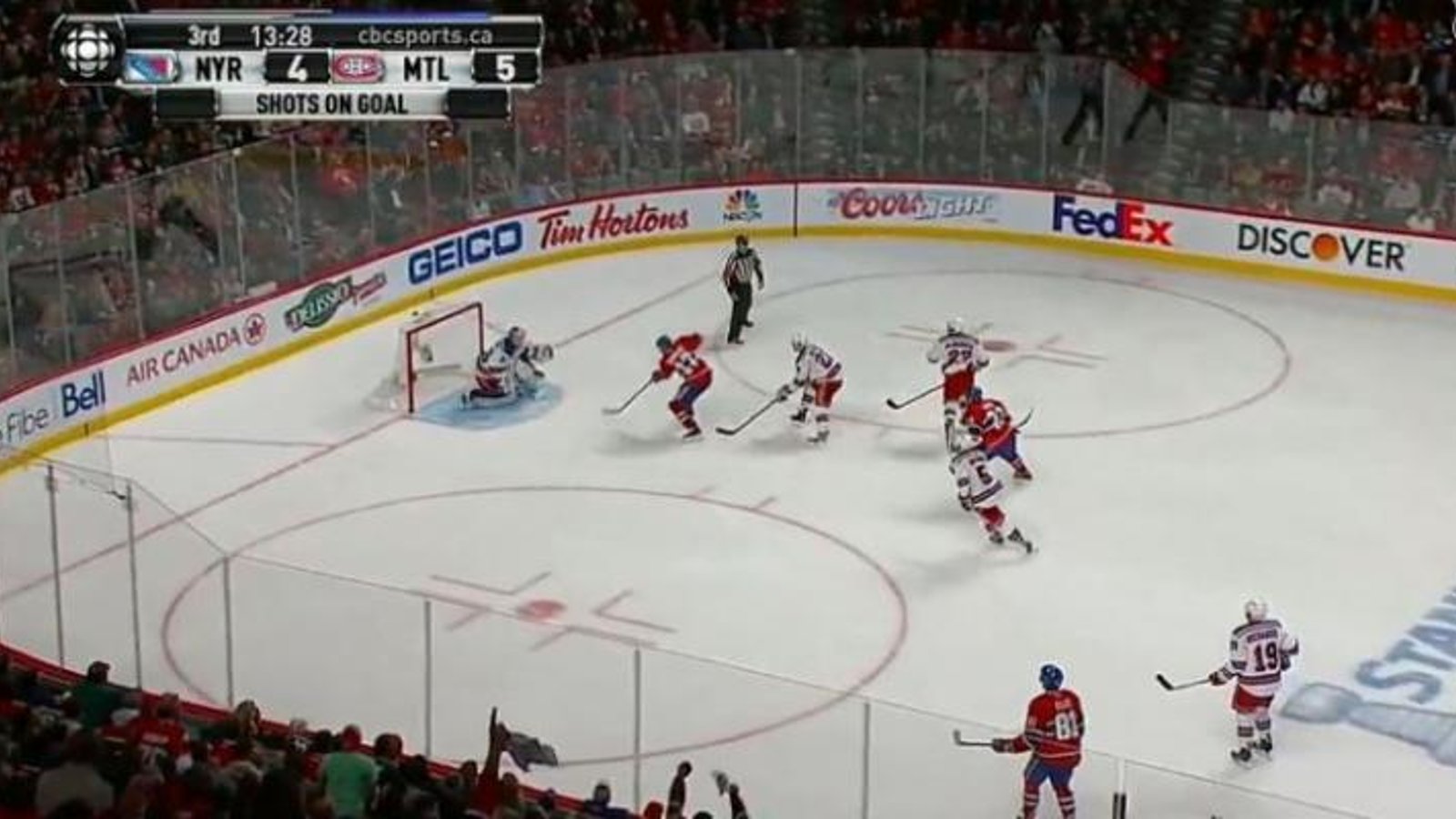 VIDÉO: Le tour du chapeau de Rene Bourque célébré jusqu'en Alberta!