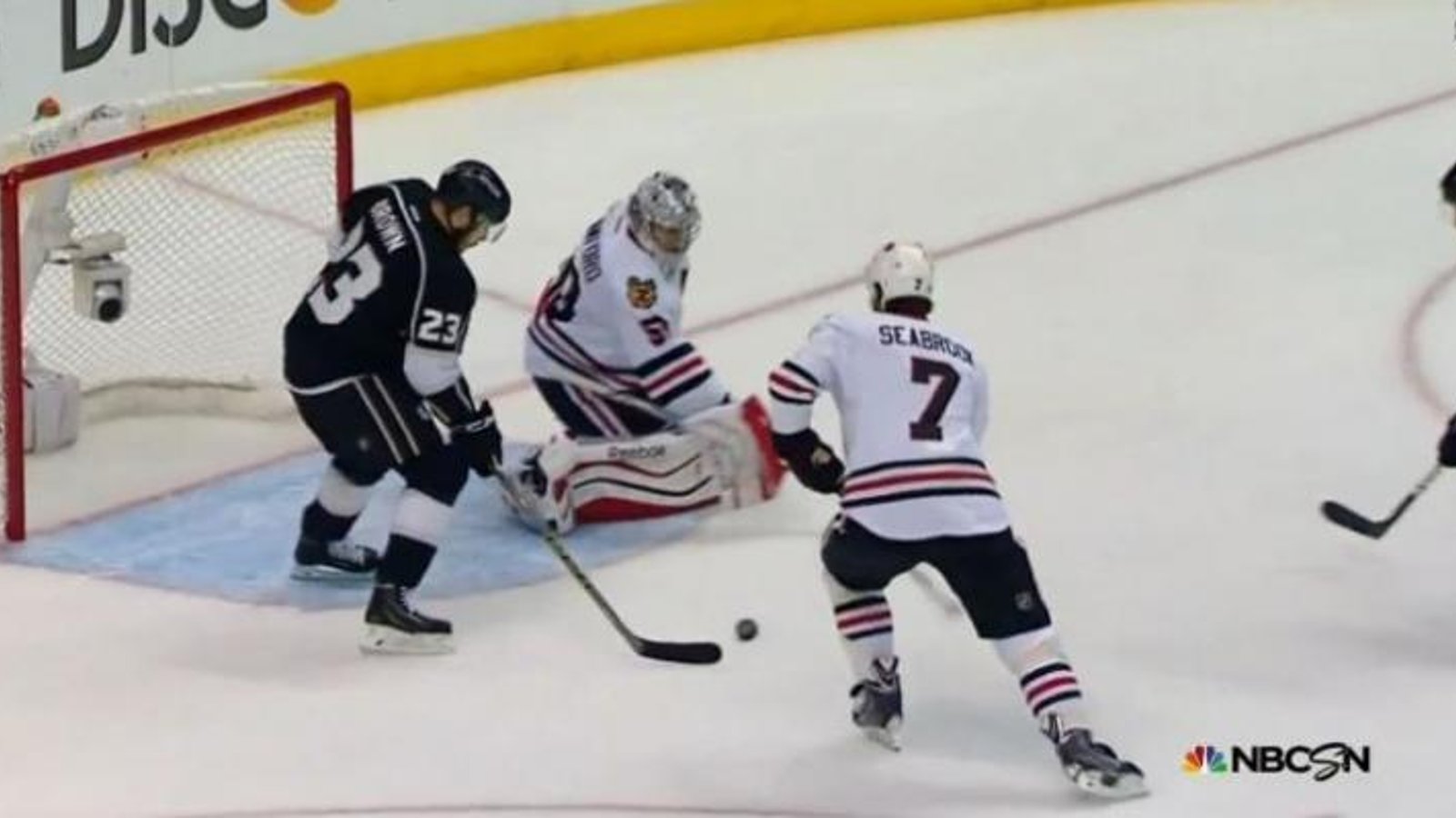 VIDÉO: Les Kings écrasent les Blackhawks en une période!
