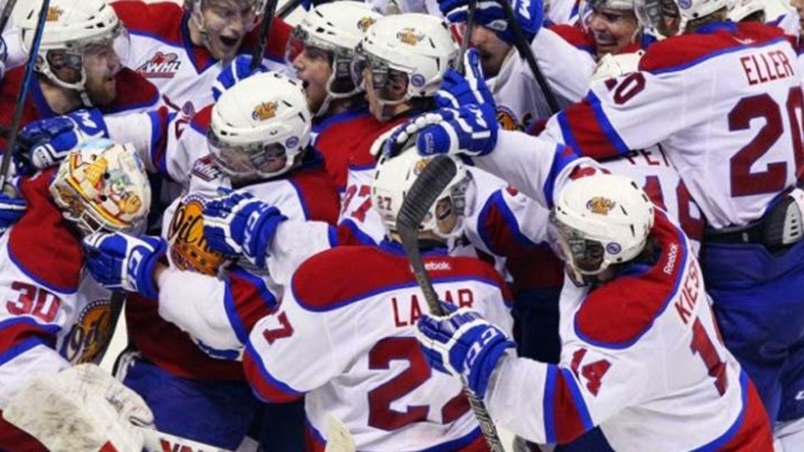 VIDÉO: Les Oil Kings célèbrent leur victoire de la Coupe Memorial!