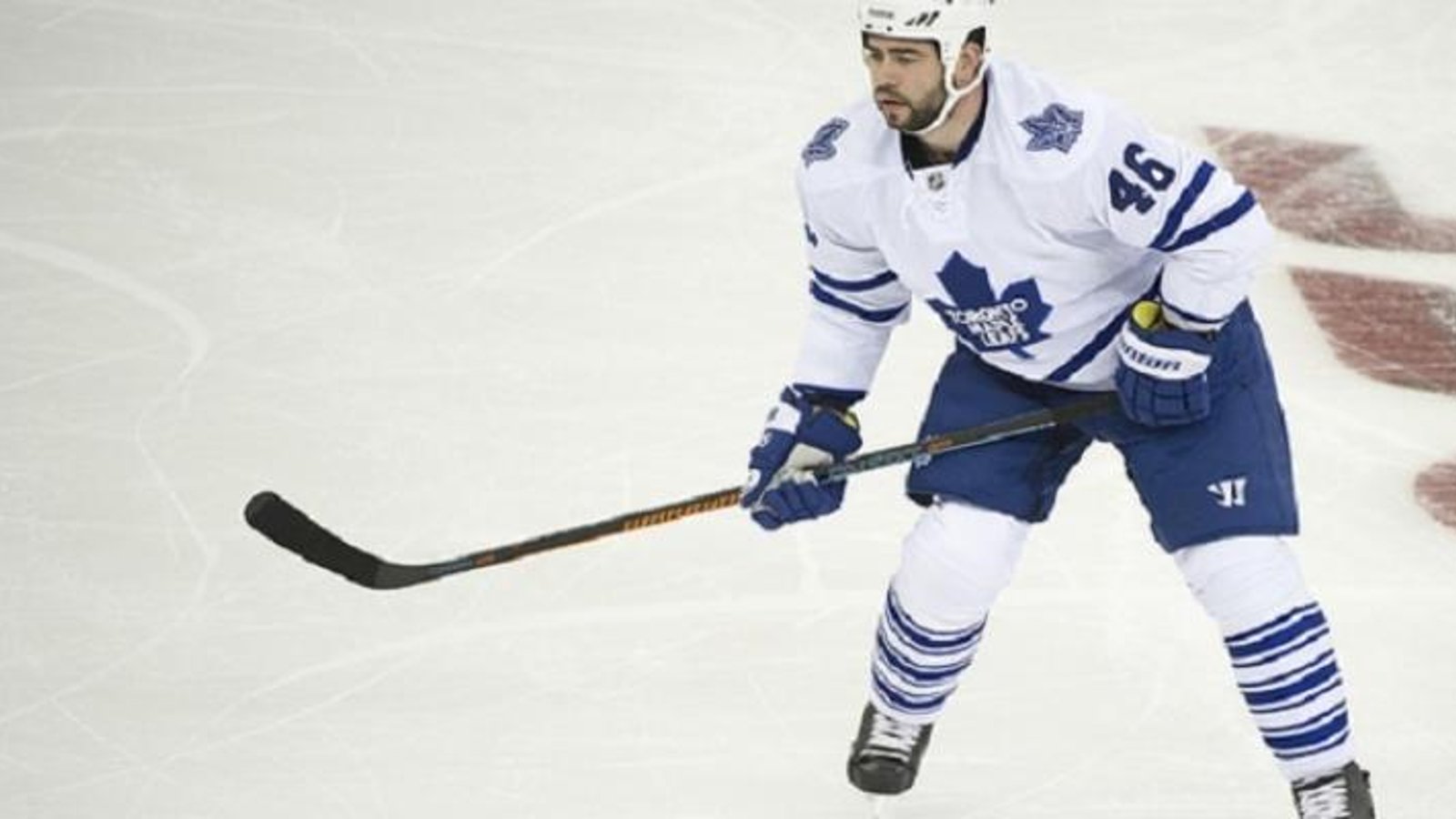 Leafs defenseman leaves game with injury