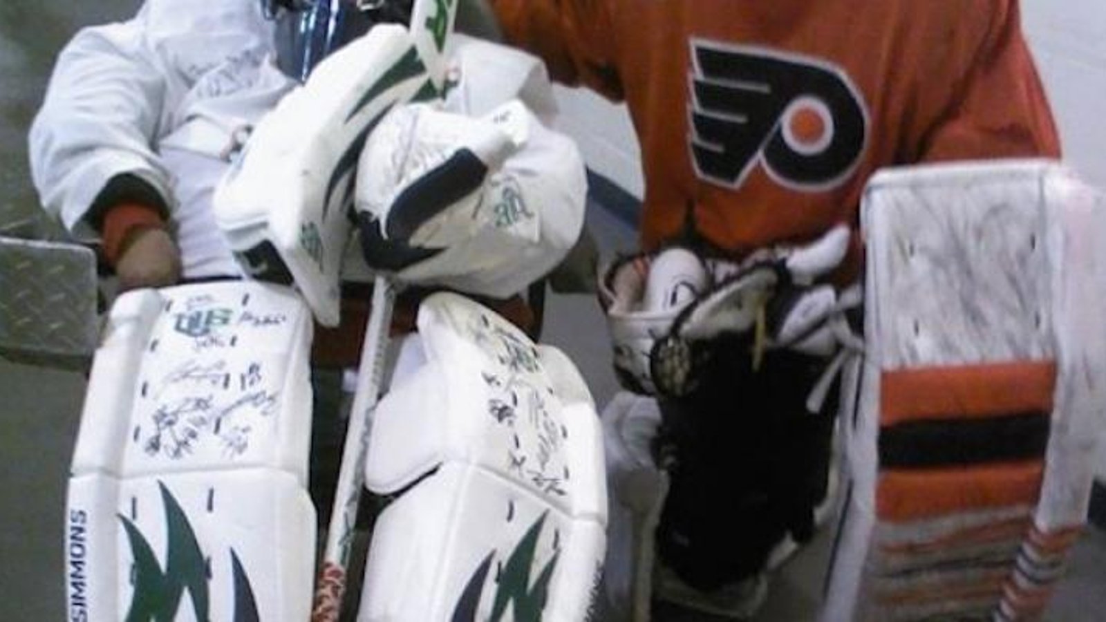 FHL goalie is all class. (PICS)