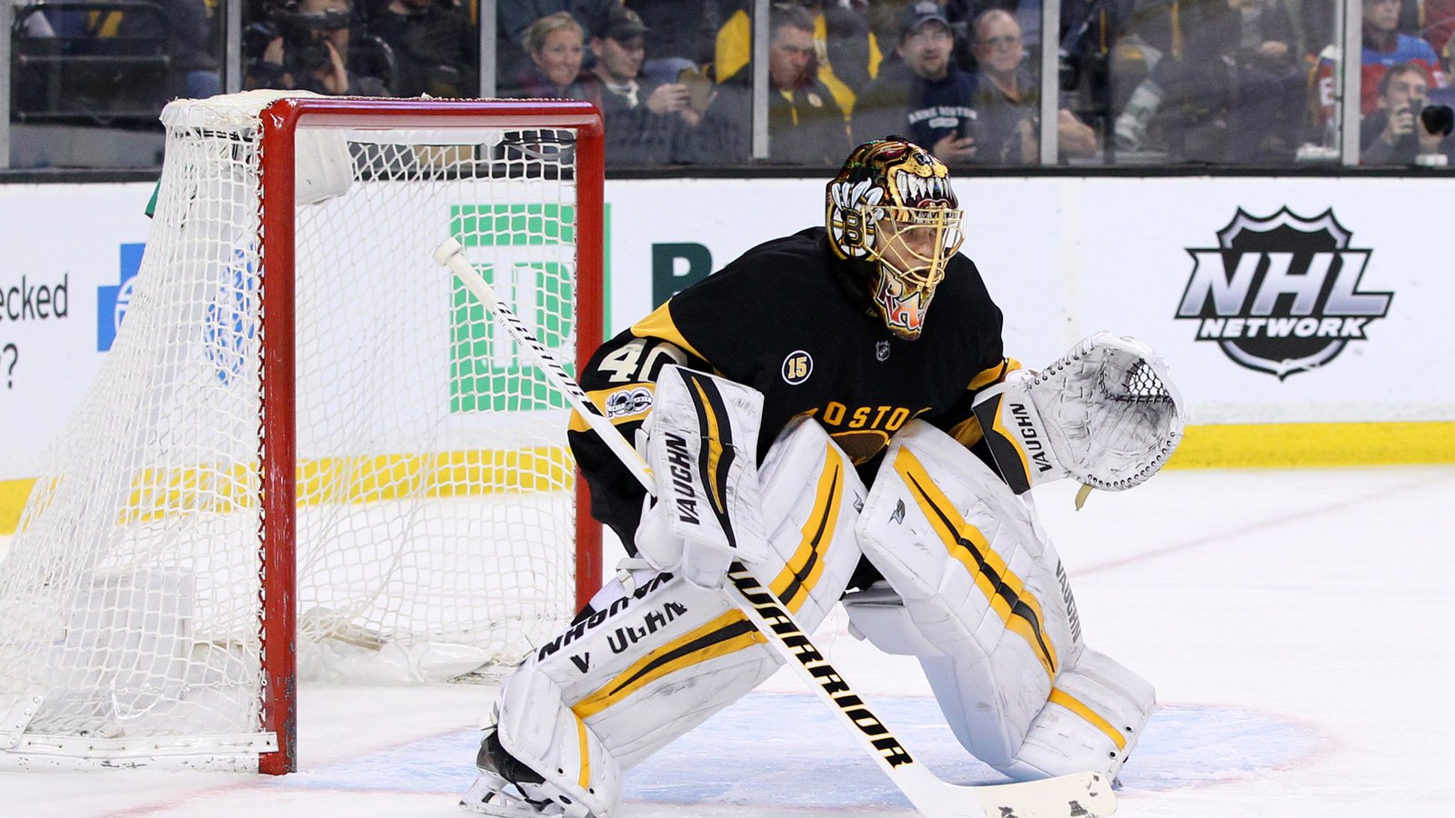 Report: Bruins looking for new goaltender?