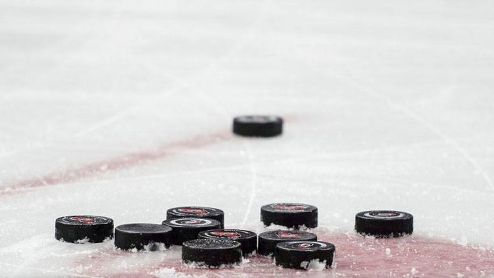Must See: NHLers and athletes play in charity hockey game