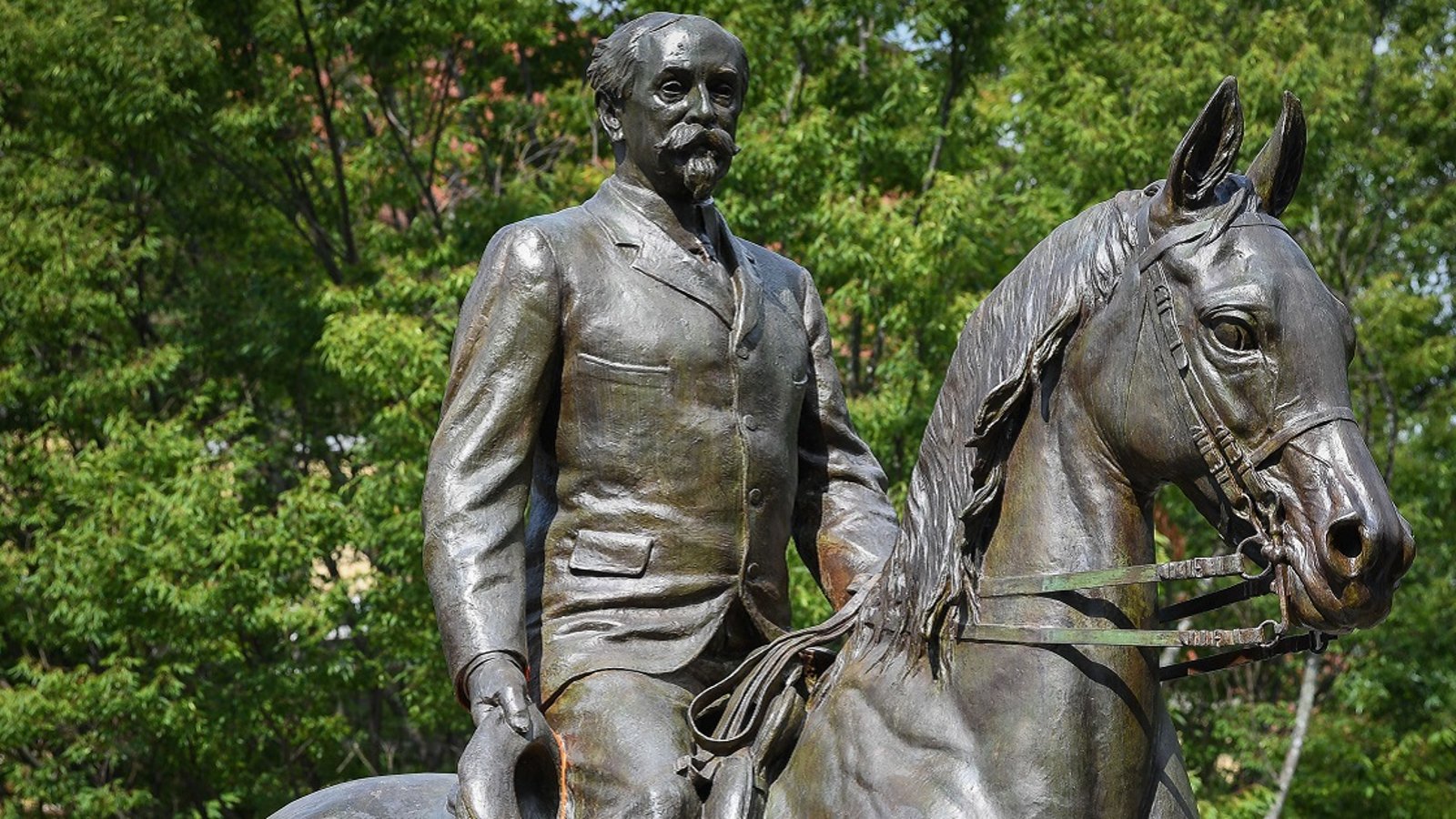 NHL team takes controversial stance on Confederate statue debate. 