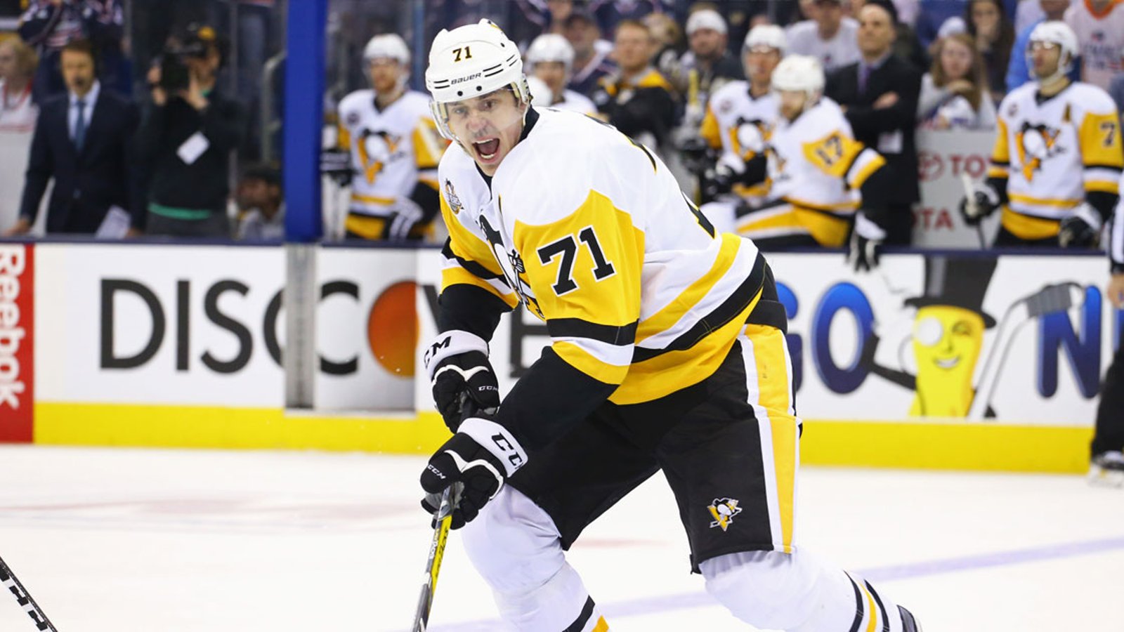 Must see: Evgeni Malkin having a blast with rivals 