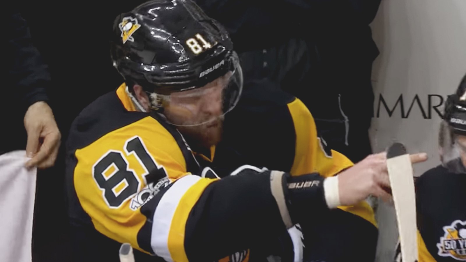 Penguins Head Coach FIRMLY comments on Kessel yelling at teammates on the bench.