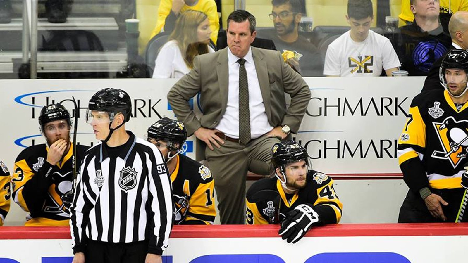 Pens head coach and star defenseman 'disappointed' with their team