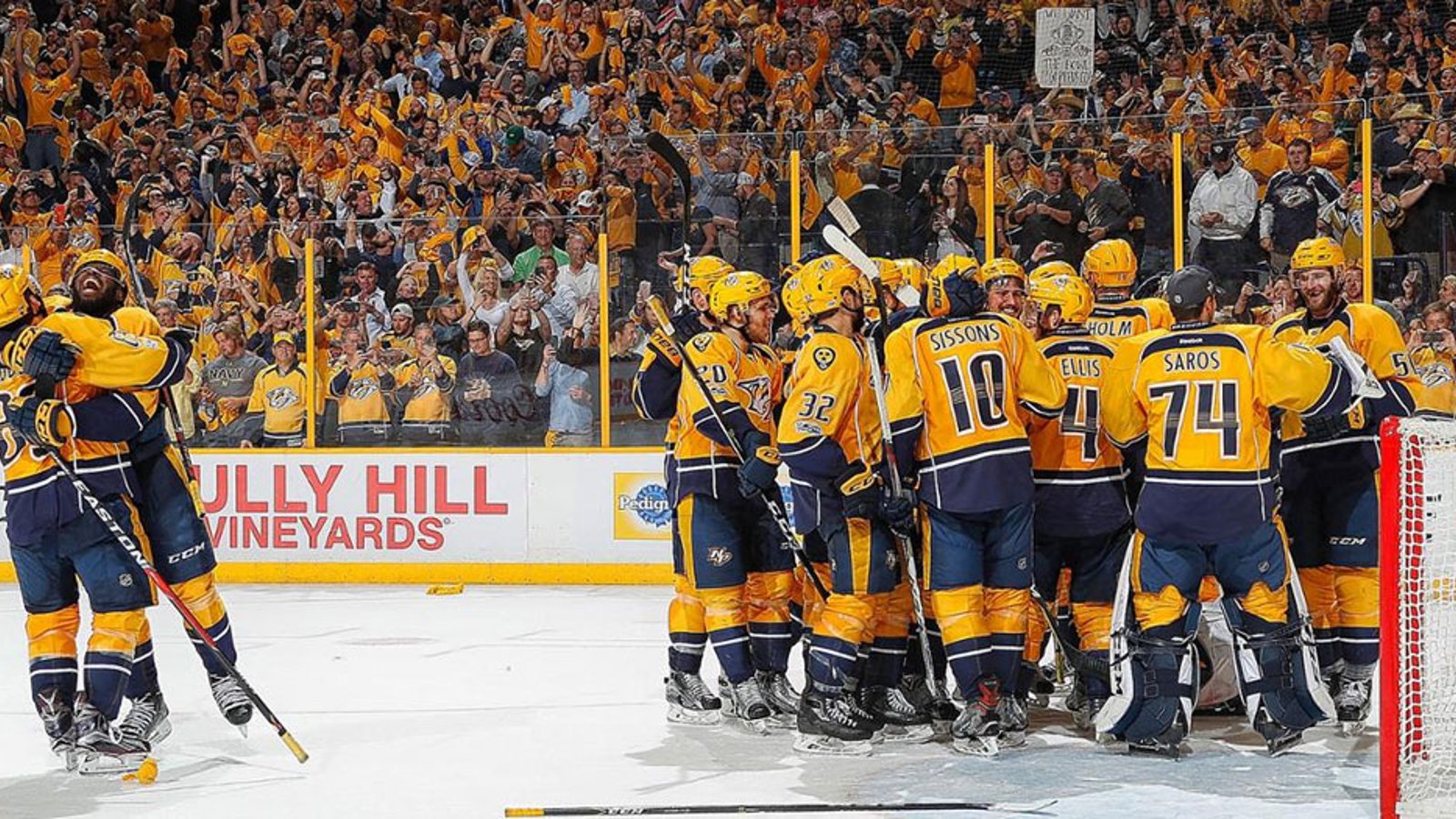 Breaking: Veteran forward signs in KHL after playing in Cup final! 