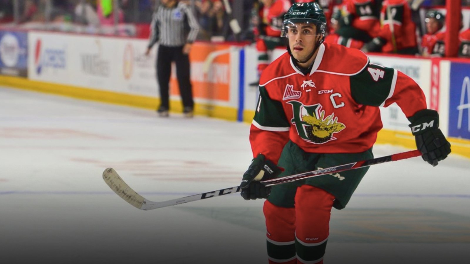 Breaking: NHL team signs junior star to contract!