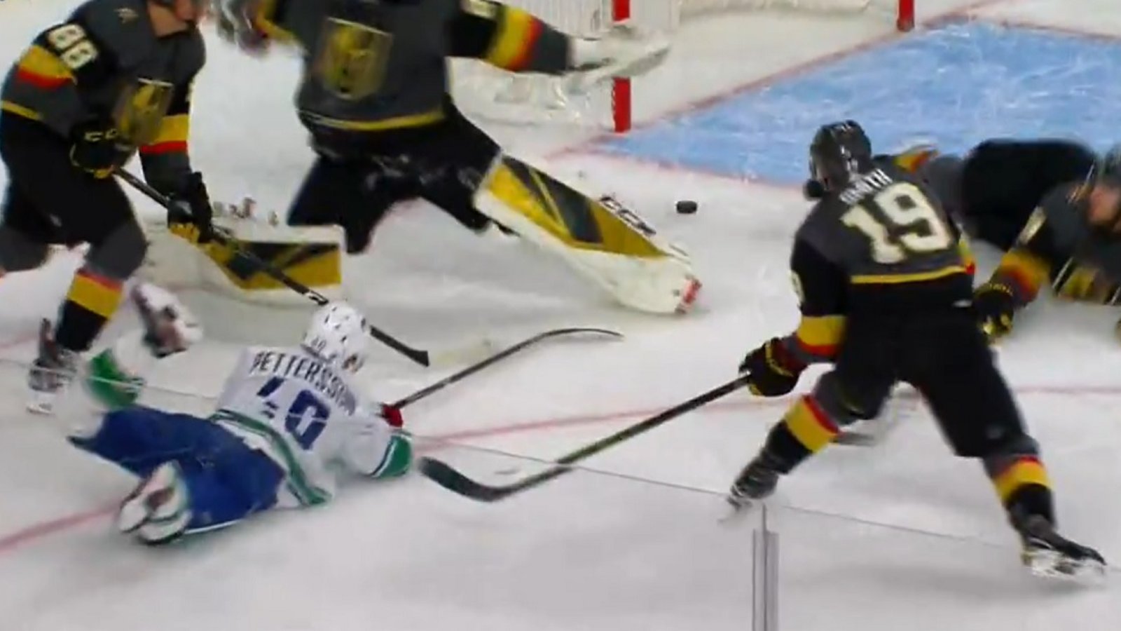 Amazing save from Fleury leads to a diving one handed goal from Elias Pettersson.
