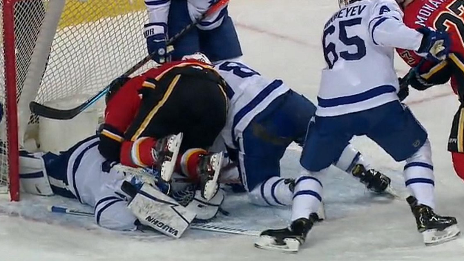 Jack Campbell shaken up after Matthew Tkachuk falls on him.