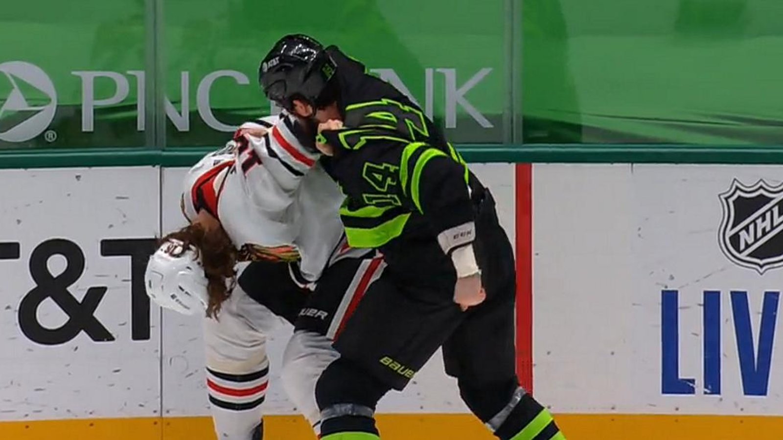 Jamie Benn and Nikita Zadorov throwdown in heavyweight scrap.