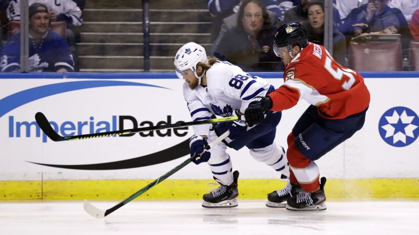 Failed trade by Maple Leafs gets fans going on social media! 