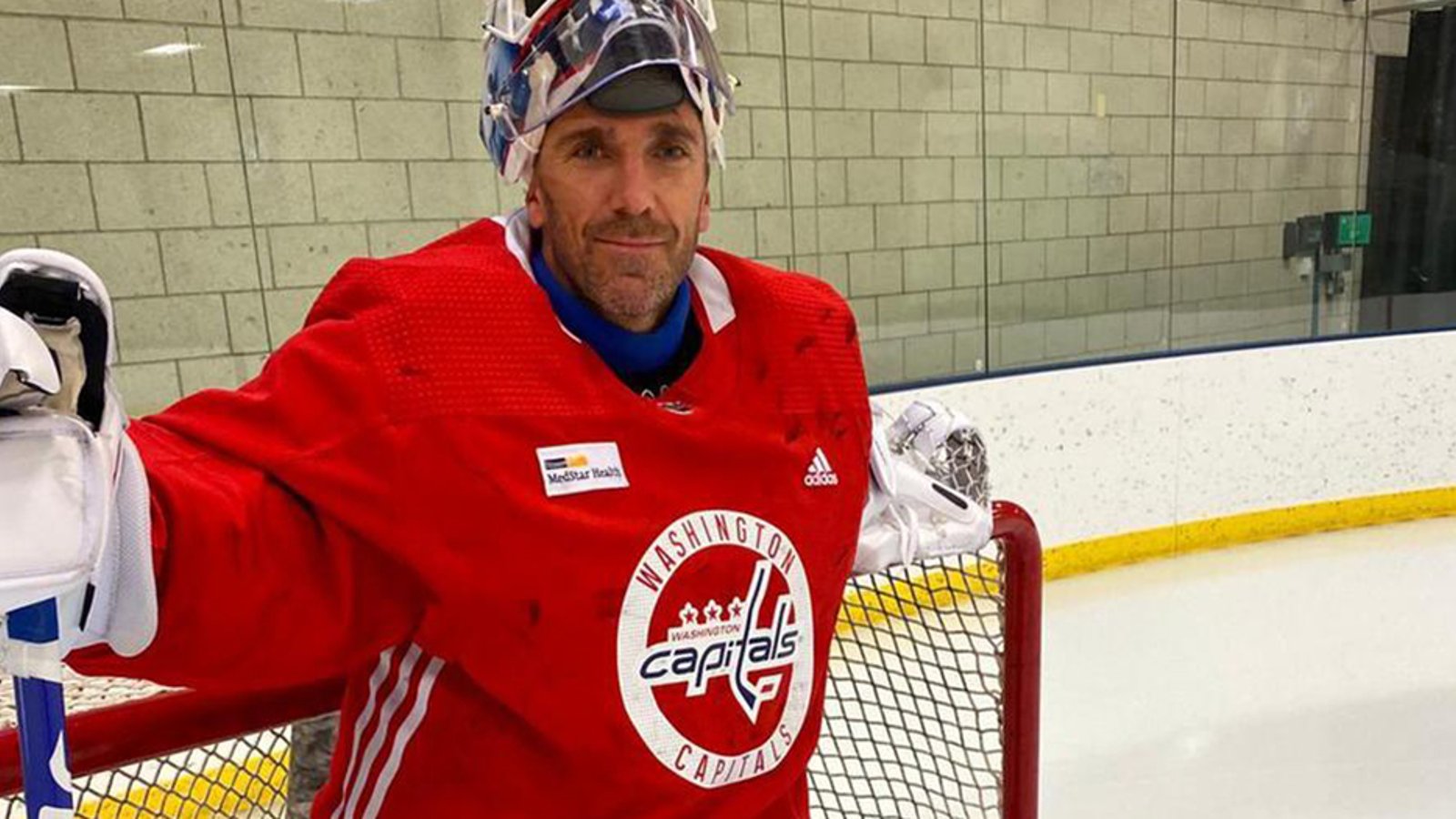 Henrik Lundqvist is back on the ice!
