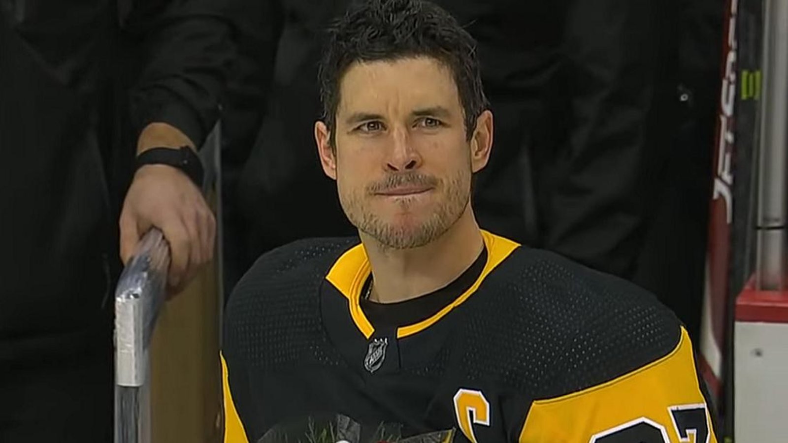 Penguins honor Sidney Crosby before his 1000th NHL game tonight.