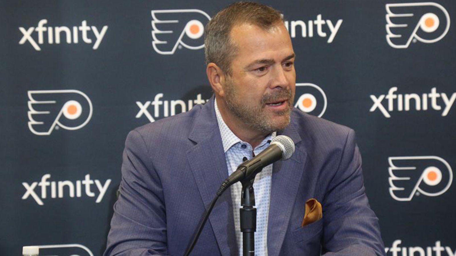 Flyers head coach Alain Vigneault: “I've let everyone down” 