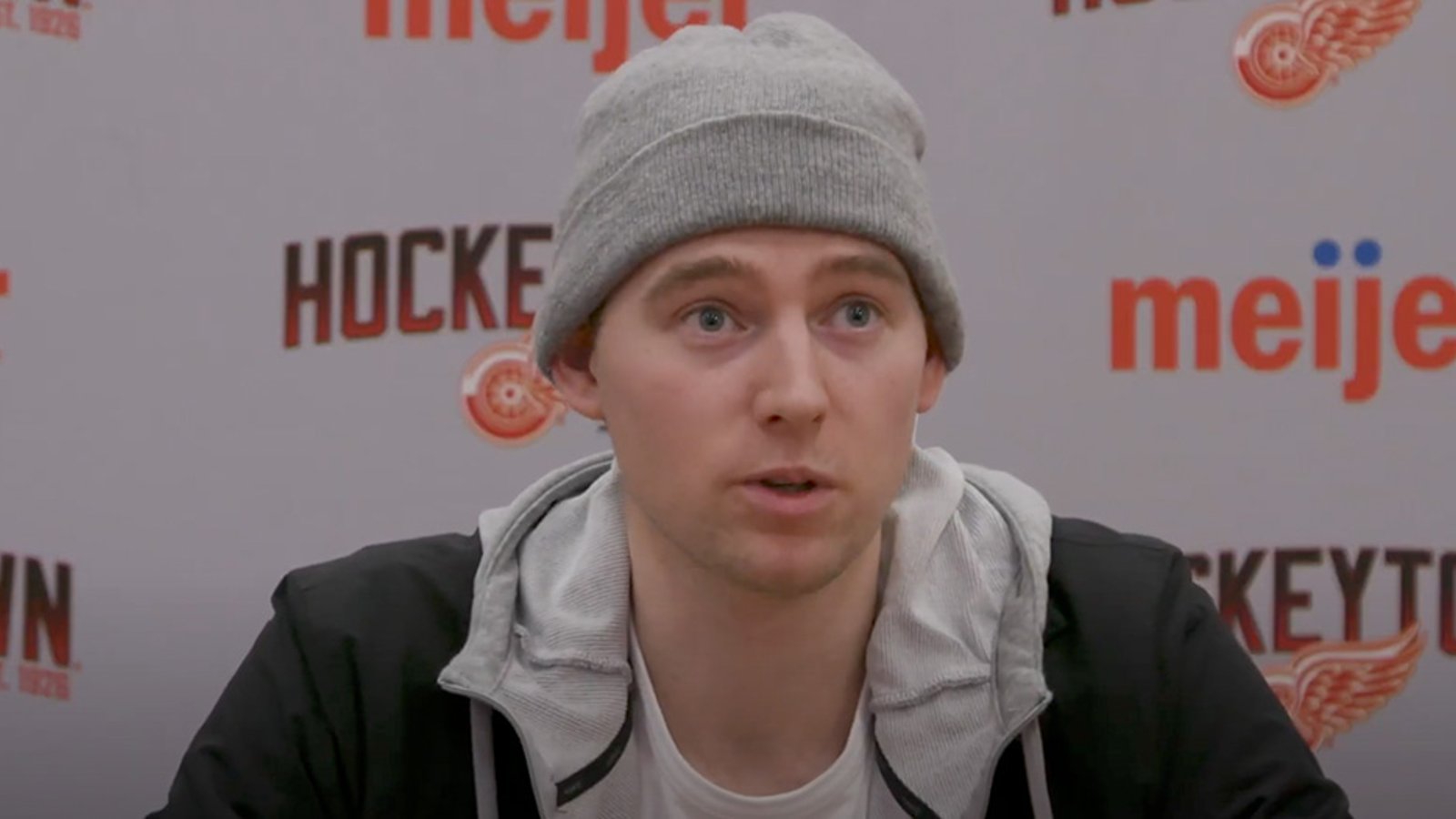 Former Red Wings defenseman Christian Djoos signs contract in Switzerland 