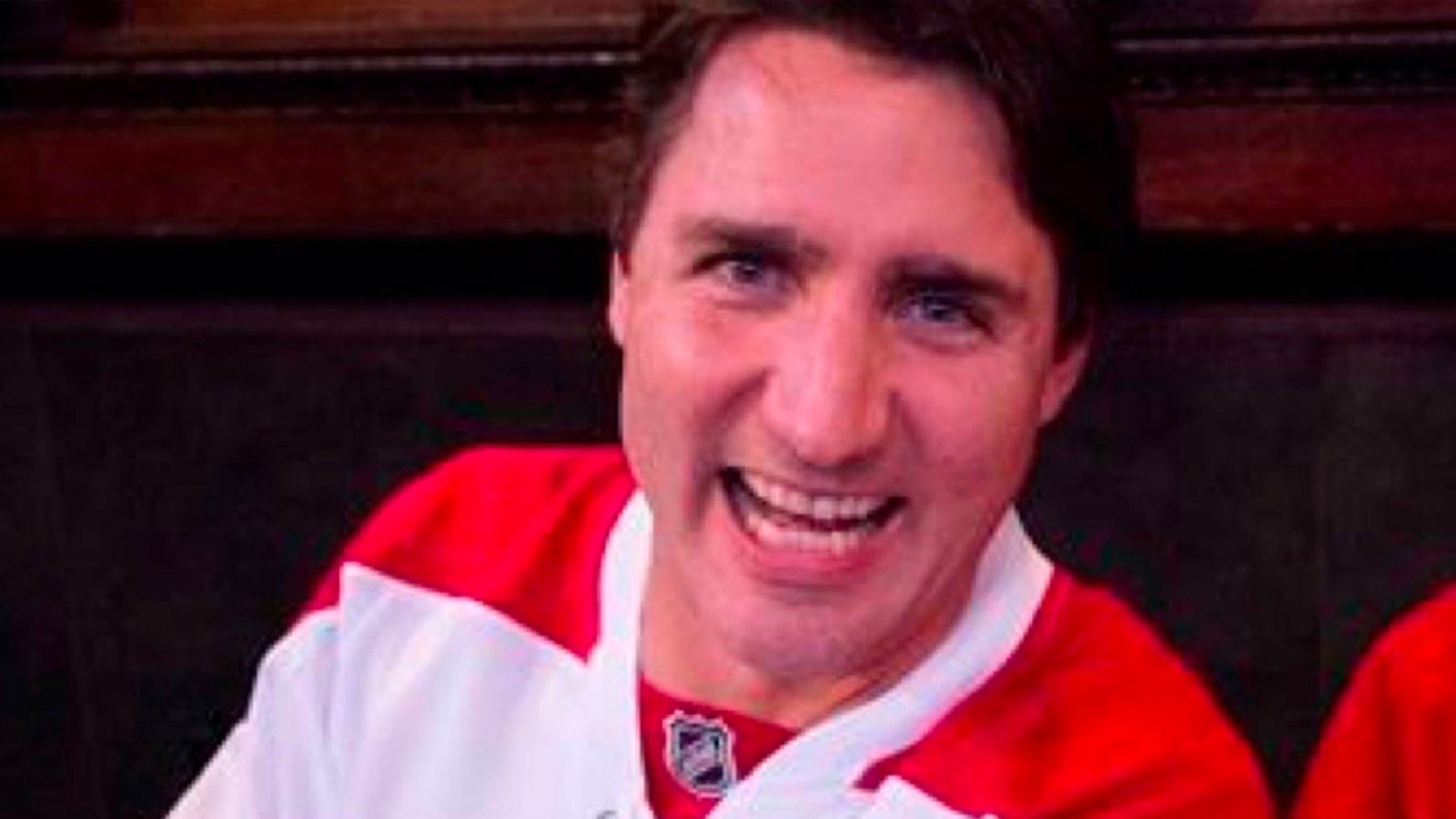 Justin Trudeau takes a lighthearted shot at the Leafs and their fanbase