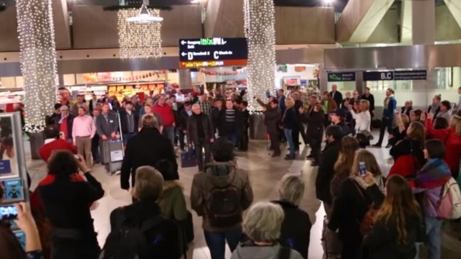 Des voyageurs reçoivent une surprise magnifique! 