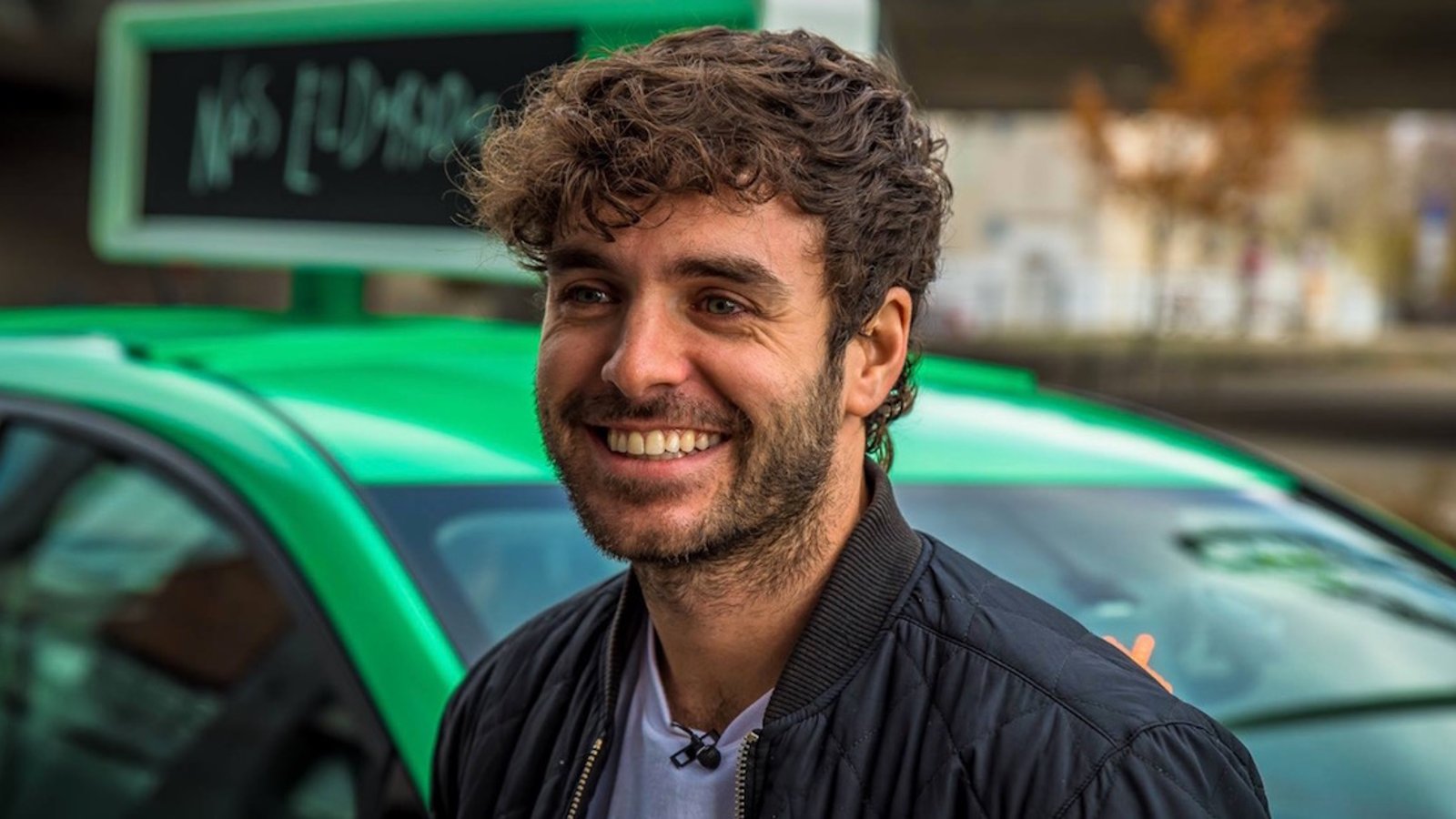 Alex Nevsky en performance exclusive et excitante pour Monde de Stars! 