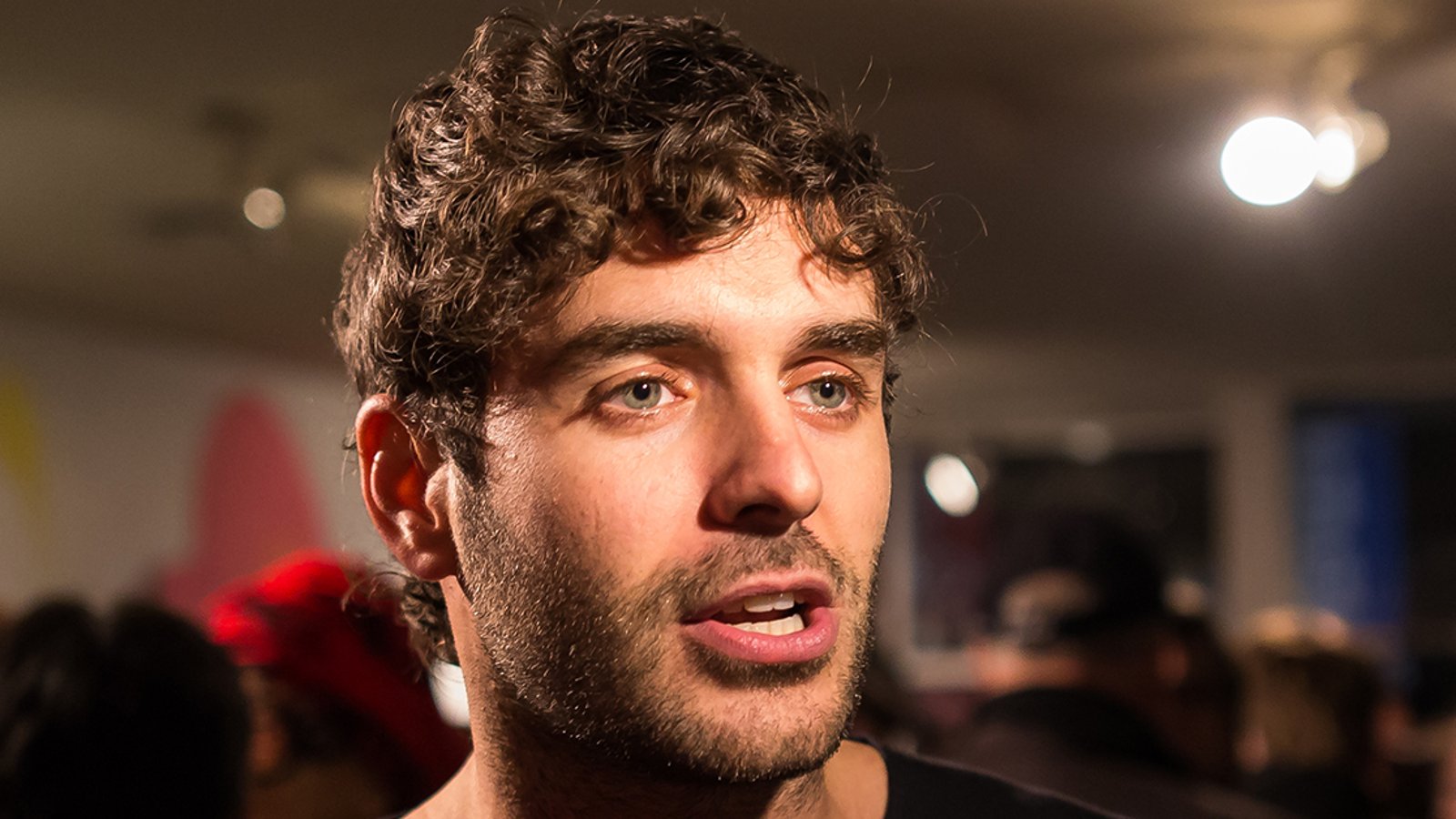 Pour consulter les photos et la performance du lancement d’Alex Nevsky d’hier soir, c’est ici ! ---&gt;