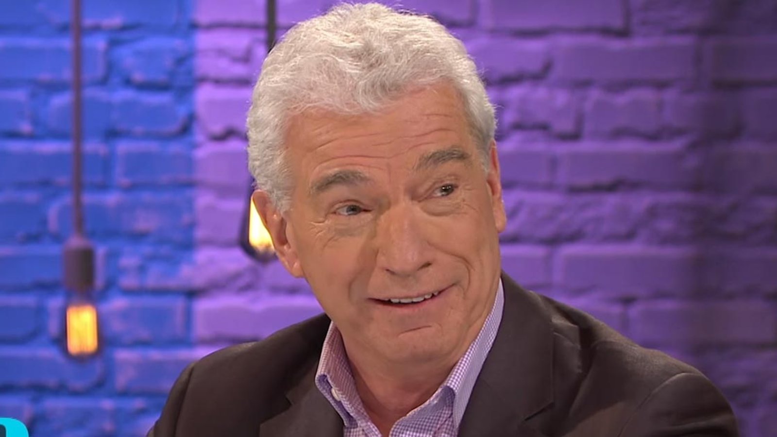 Guy Mongrain prend une selfie avec son fils... Ils sont IDENTIQUES!