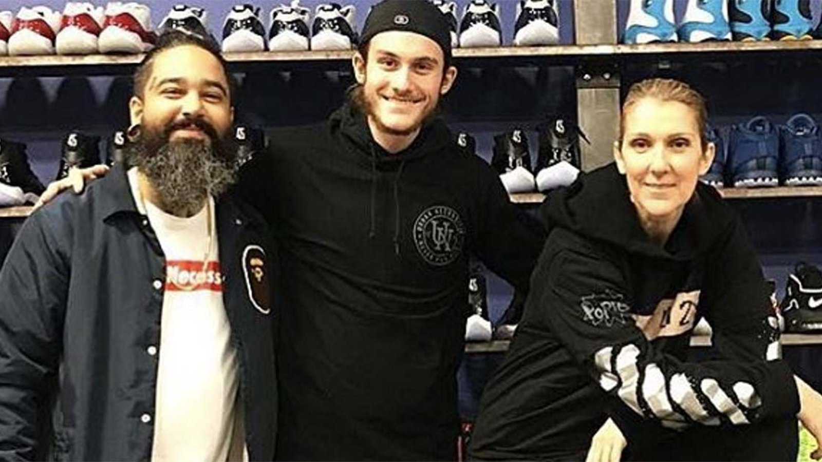 Céline et René-Charles font toute une surprise à un gérant de magasin de sports!