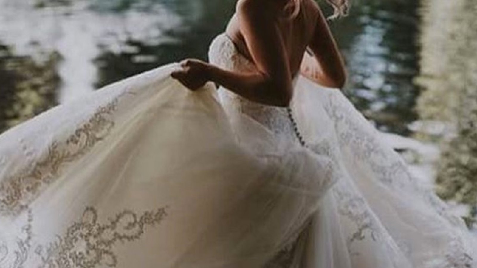 Cette photo d’une actrice québécoise en robe de mariée fait jaser!