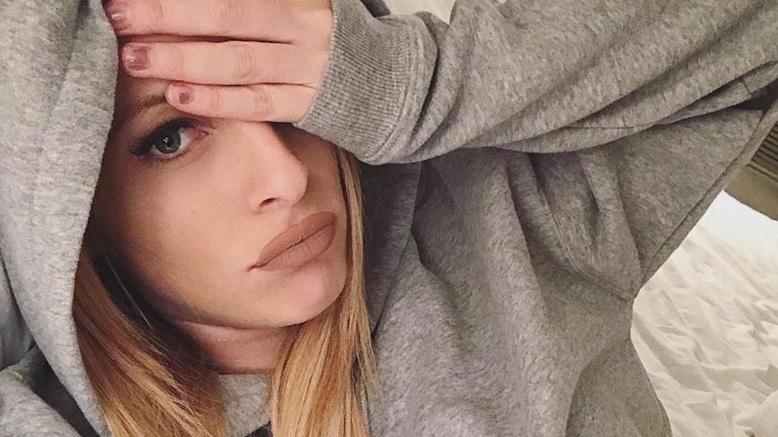 Marie-Mai ne peut plus sortir de chez elle