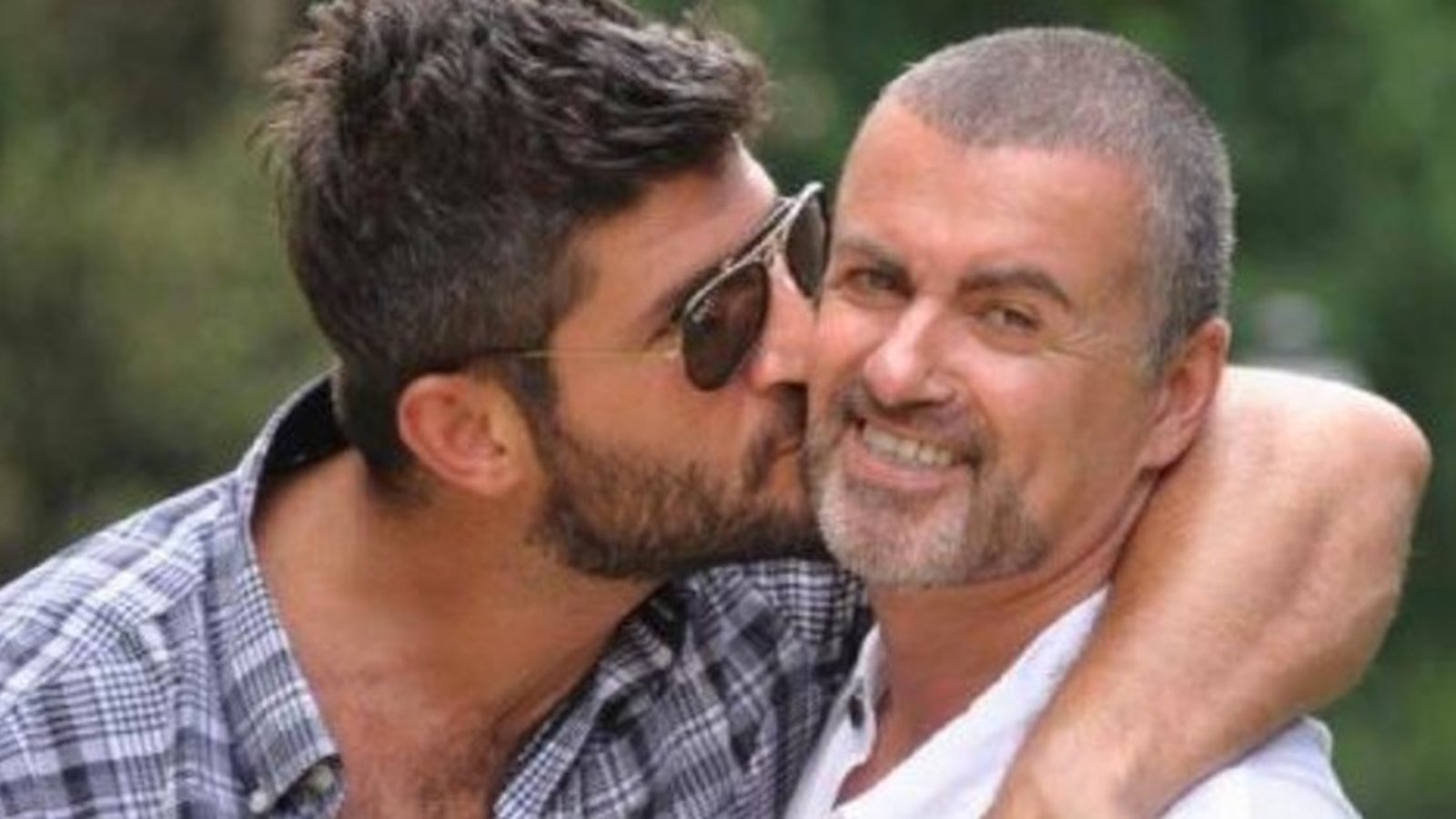 Le chum de George Michael se prononce pour la première fois sur les réseaux sociaux