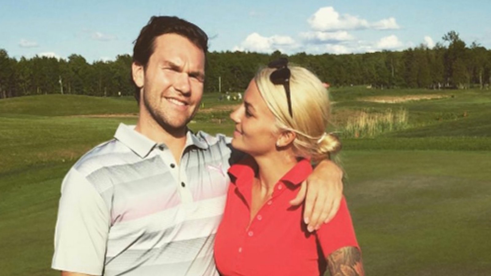 Un populaire couple de personnalités québécoises annoncent qu'il attend un bébé! 