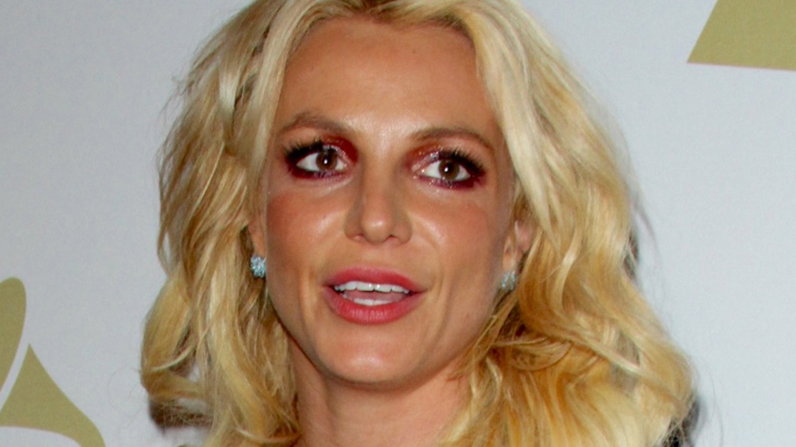 Britney Spears pose seins nus sur Instagram... 