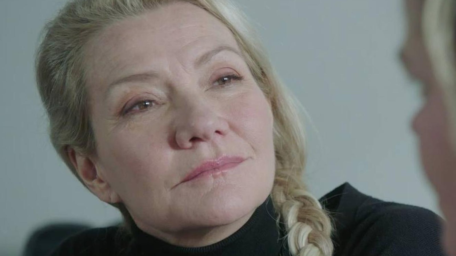 C'est un grand jour pour l'actrice Élise Guilbault!