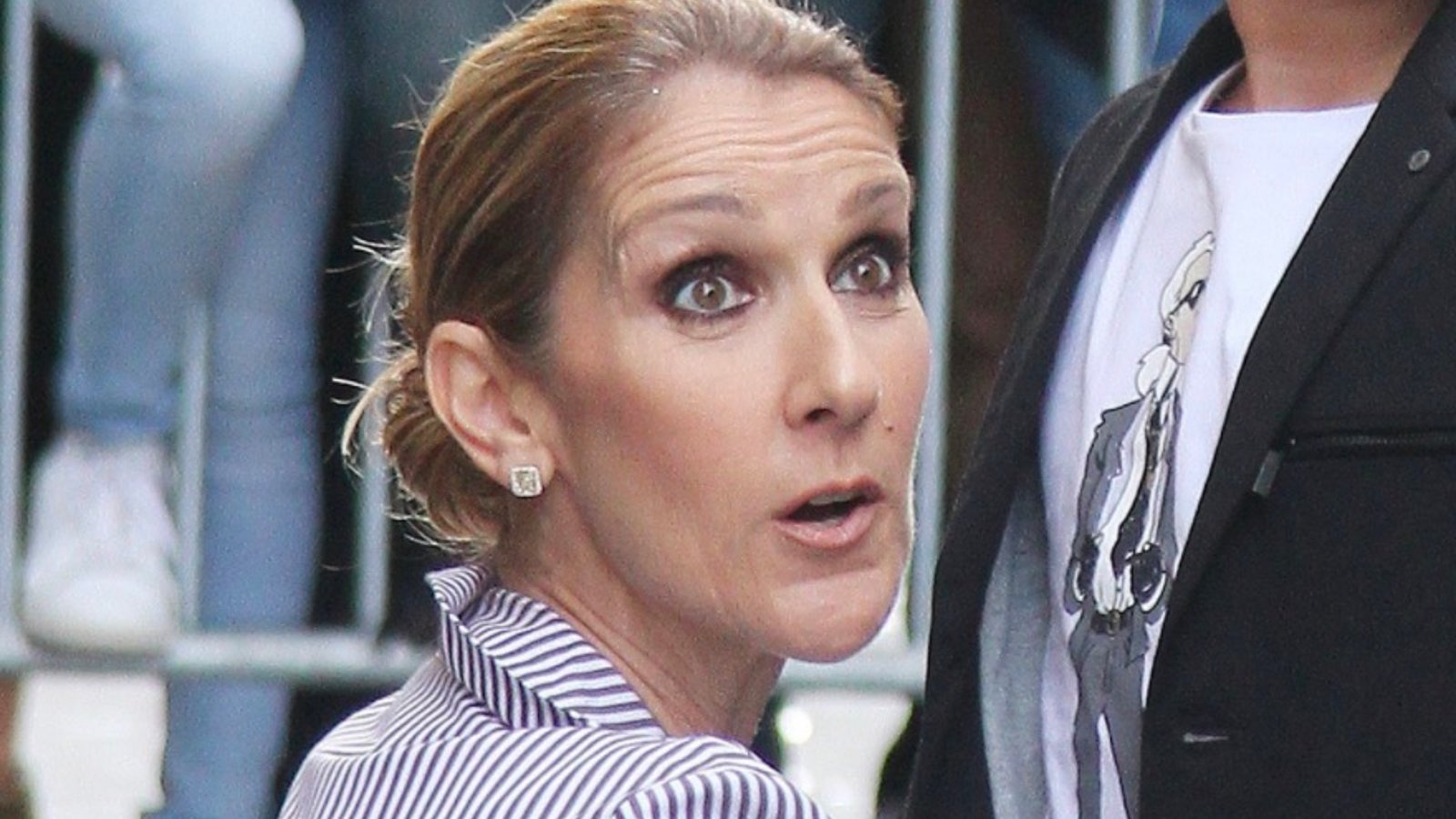 Céline Dion pose aux côtés d'un homme que vous connaissez très bien! 