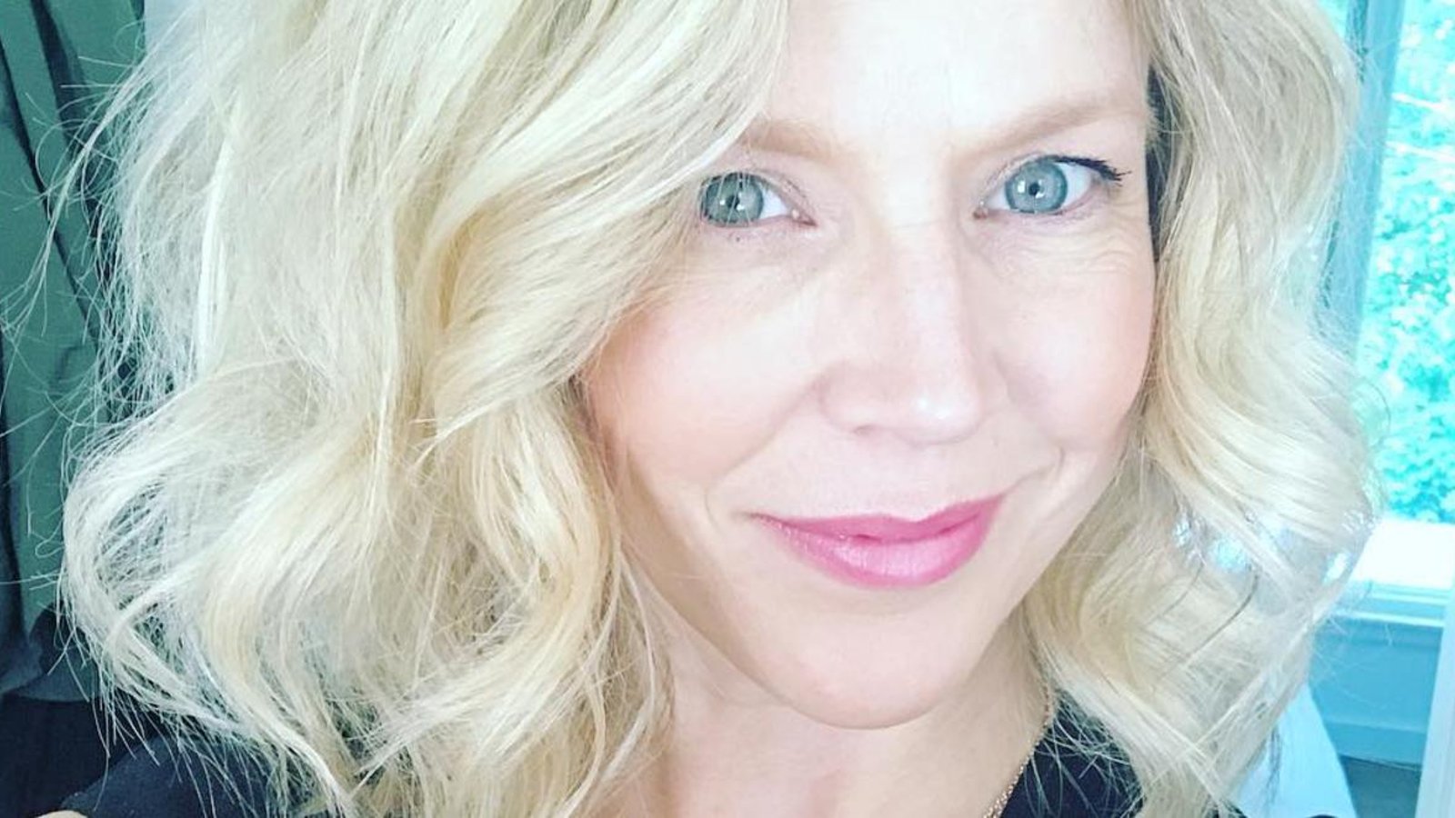 Julie Bélanger et son conjoint étaient magnifiques sur le tapis rouge, dimanche dernier