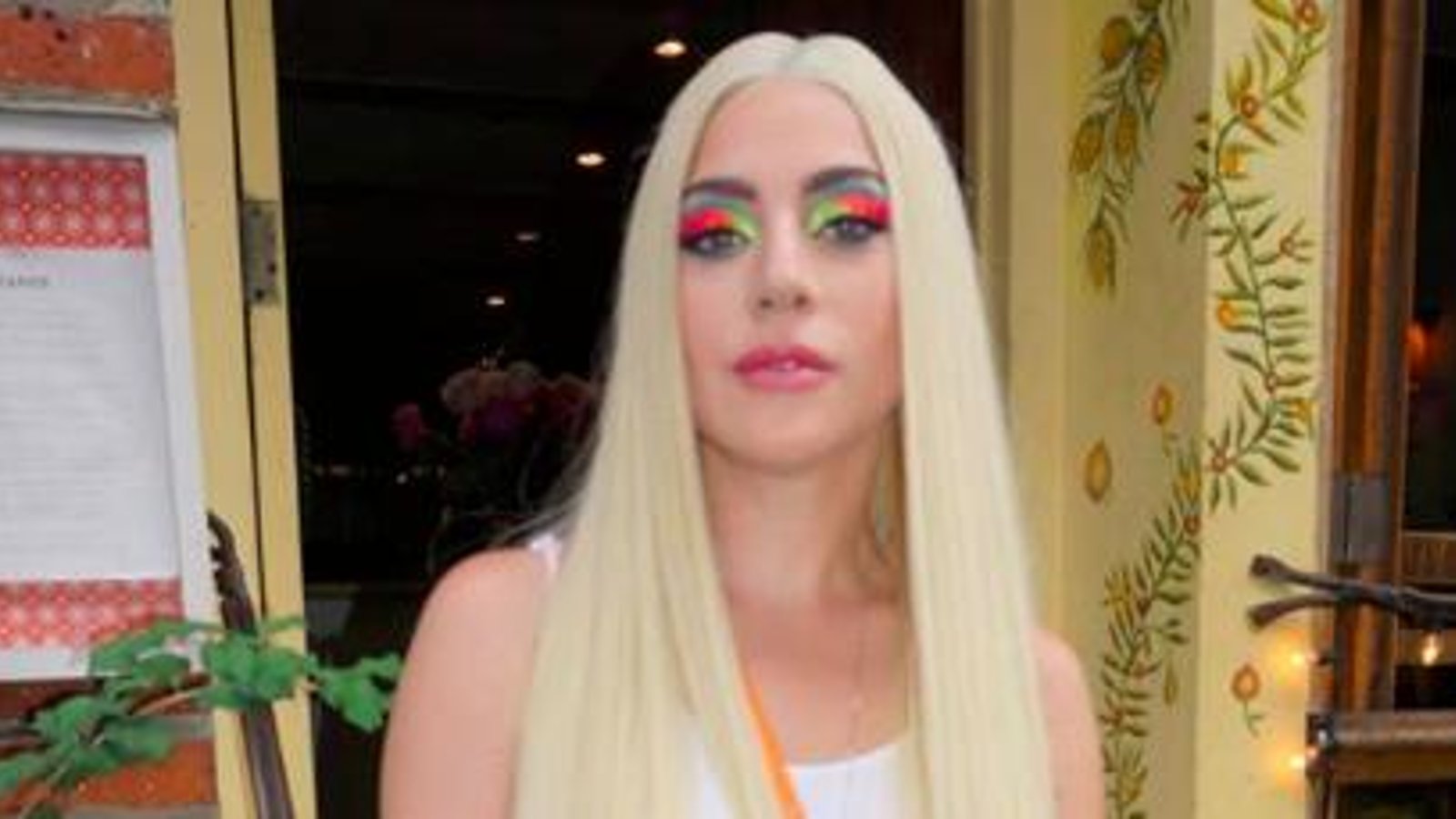 Lady Gaga pose complètement nue dans son plus récent shooting photo