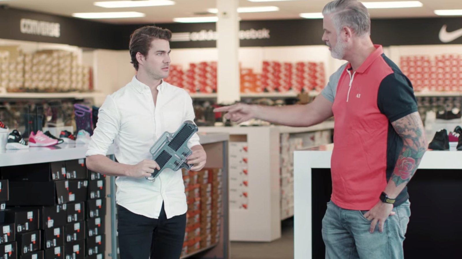 Julien Lacroix et Dominic Paquet nous offrent une vidéo hilarante qui fait le tour du Web