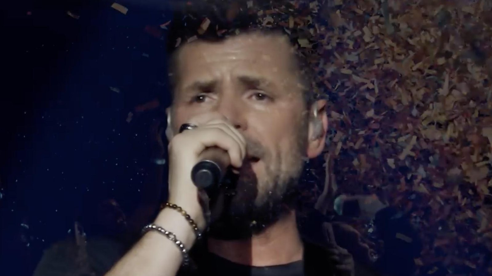 Marc Dupré fait plaisir à ses fans en publiant un tout nouveau vidéoclip qui fait le tour du Web