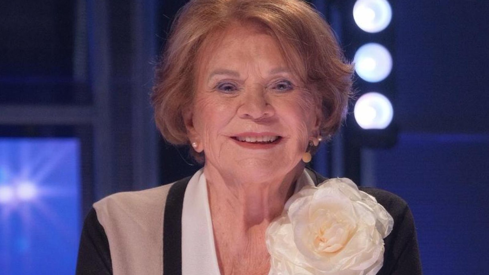 À 95 ans, Janette Bertrand émeut le public sur le plateau d'En direct de l'univers