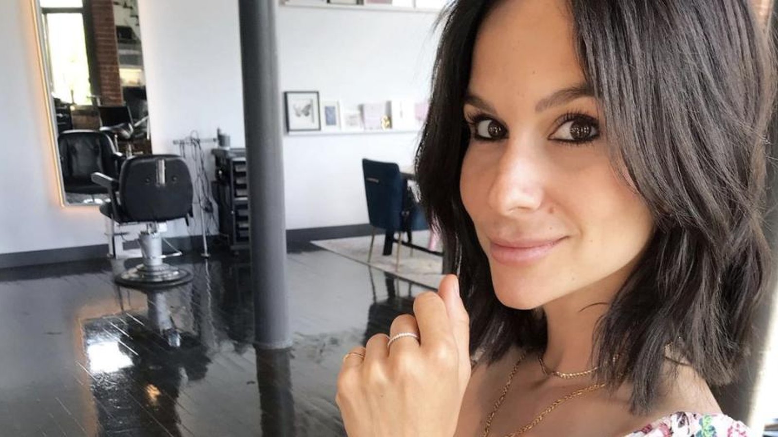 Amélie B. Simard publie une magnifique photo de ses seins pour sensibiliser au cancer du sein