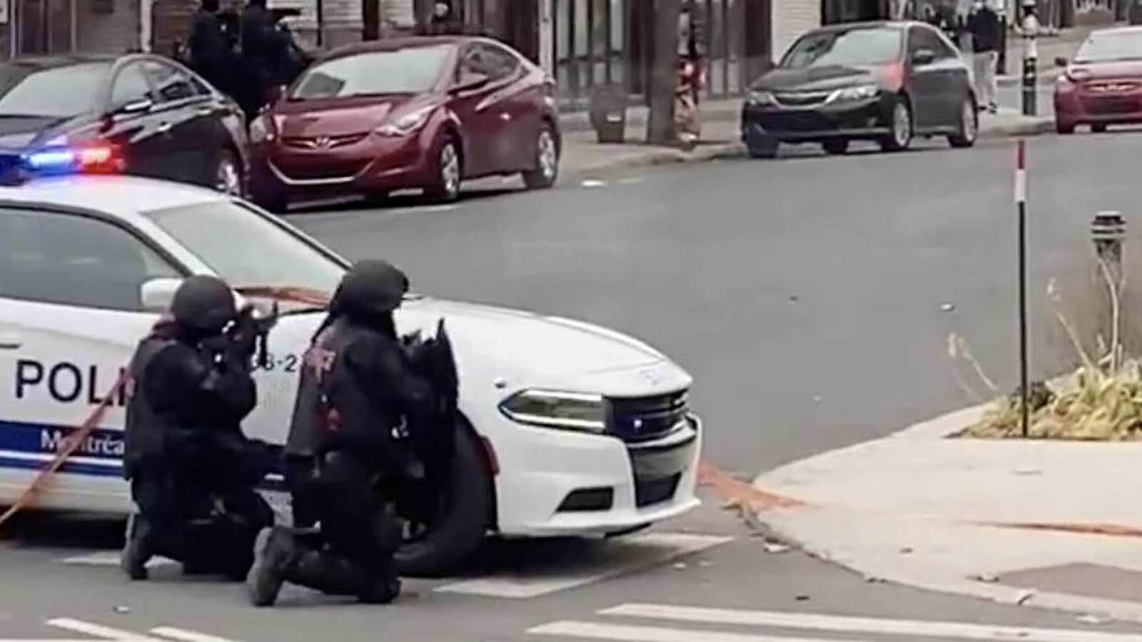 ALERTE: Des dizaines de personnes seraient prises en otage dans le bâtiment Ubisoft, à Montréal