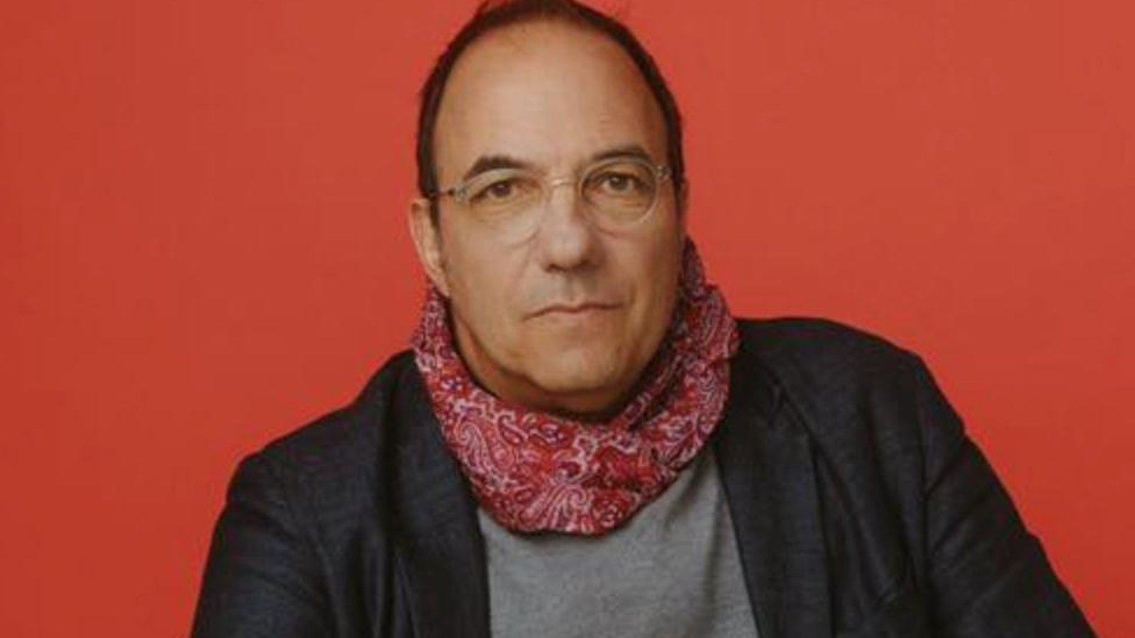 Denis Bernard méconnaissable dans la nouvelle série Chaos