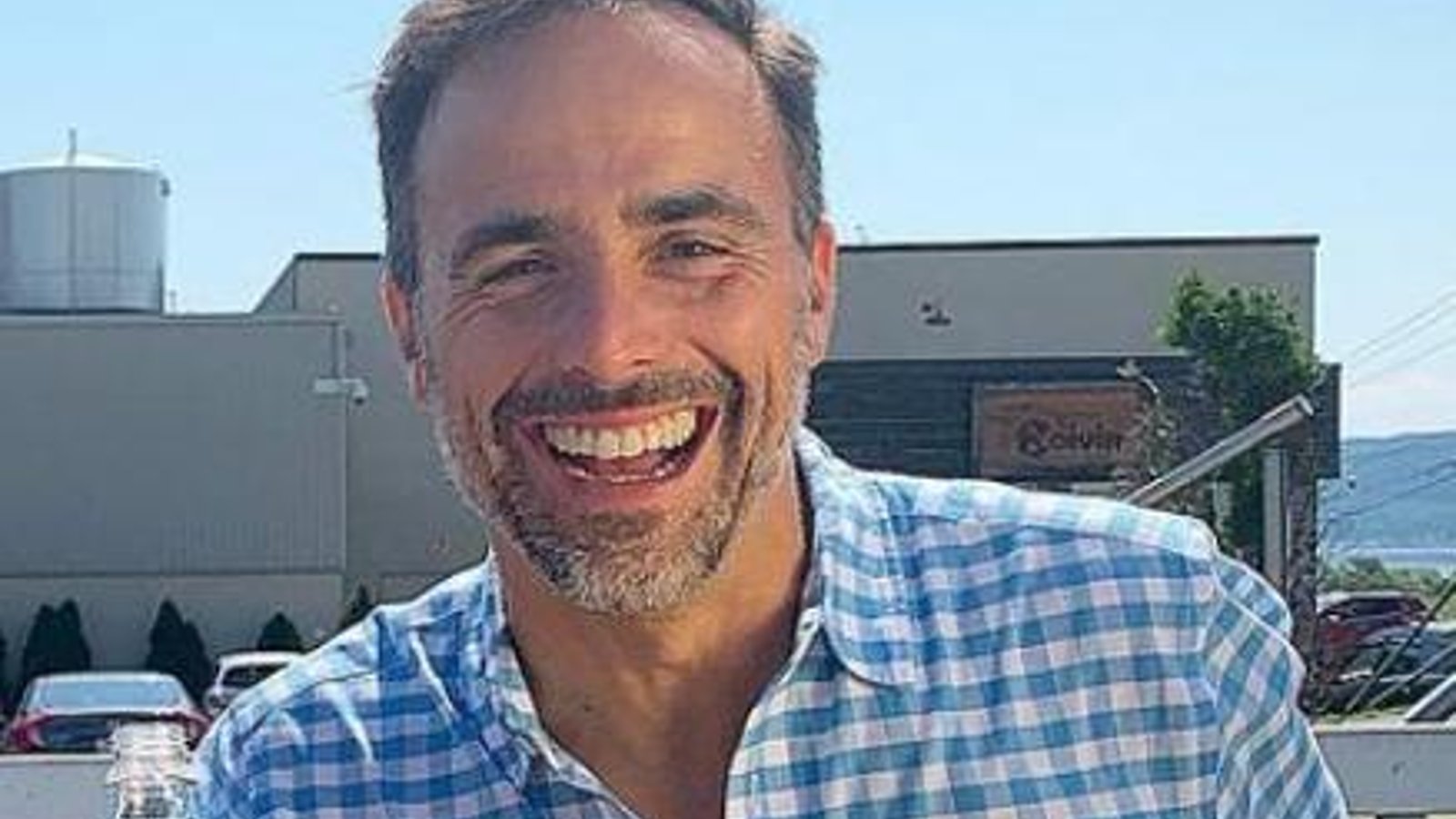 Sébastien Benoît et sa famille plus rayonnants que jamais aux chutes Niagara
