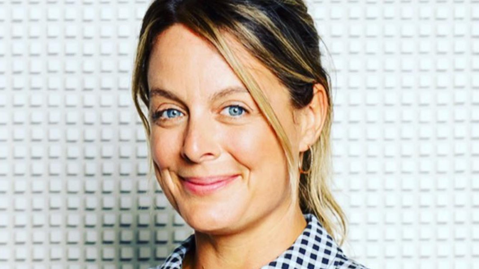 Julie Le Breton fait tourner toutes les têtes sur la nouvelle couverture du Elle Québec