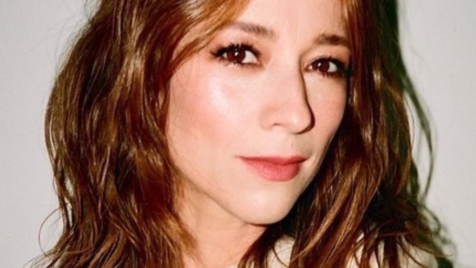 Karine Vanasse fait exploser le web dans de superbes robes de princesse