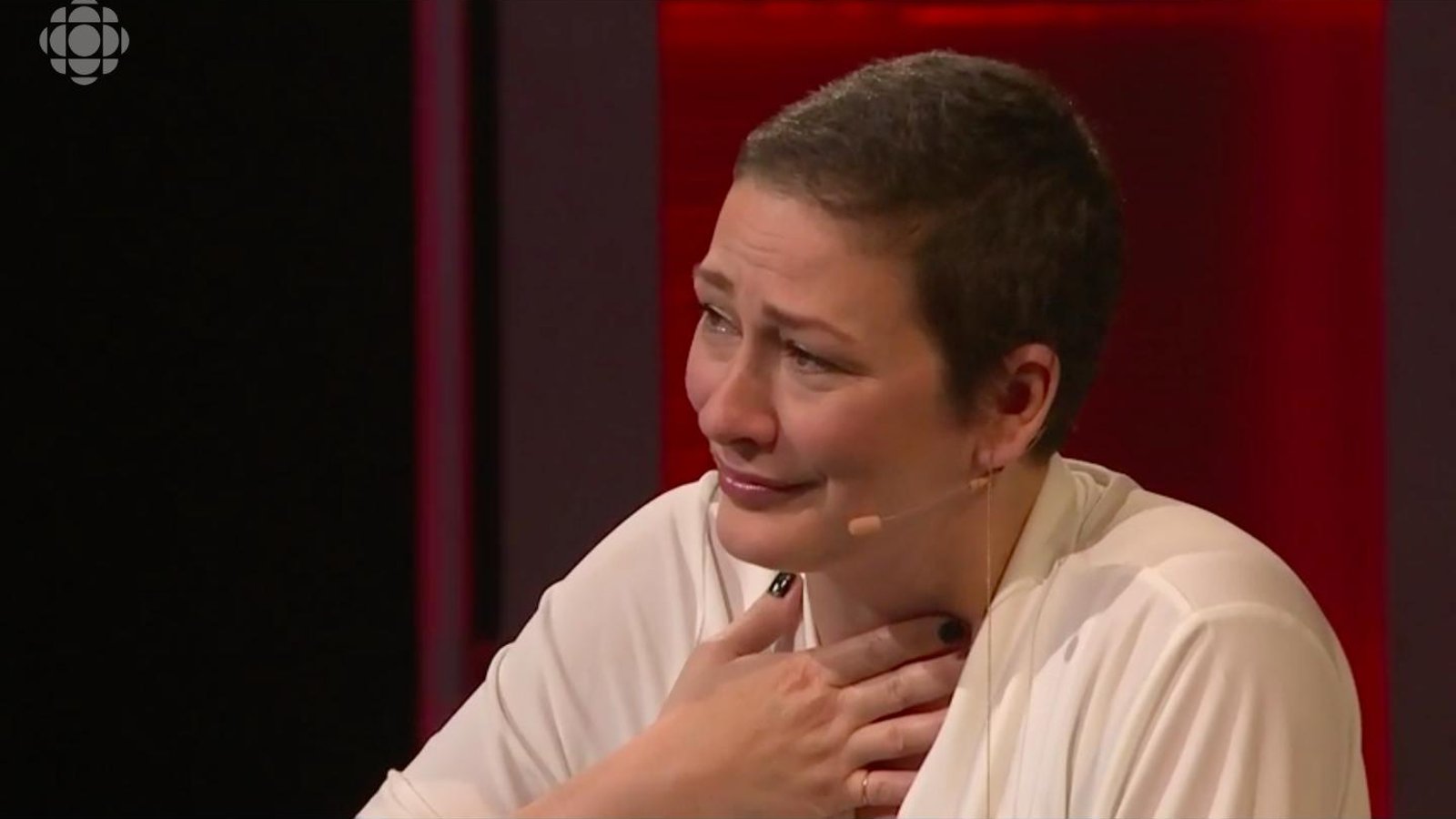 Anick Lemay éclate en sanglots dans le moment le plus touchant d'En direct de l'univers
