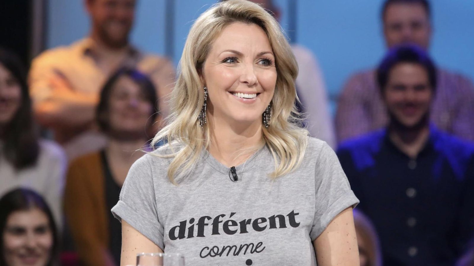 Véronique Cloutier fait tourner toutes les têtes avec son look en couverture de son magazine