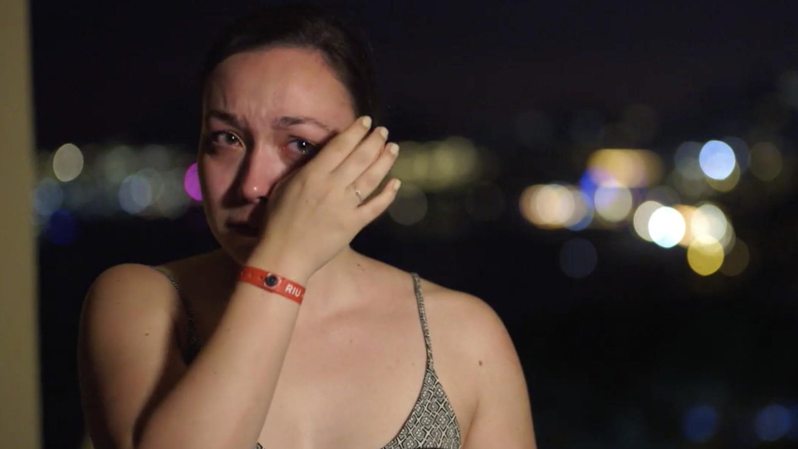 Jessica vit une peine d'amour en voyage, à L'amour est dans le pré